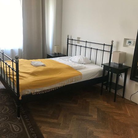 Funci Dancing 6 Apartment Praag Buitenkant foto